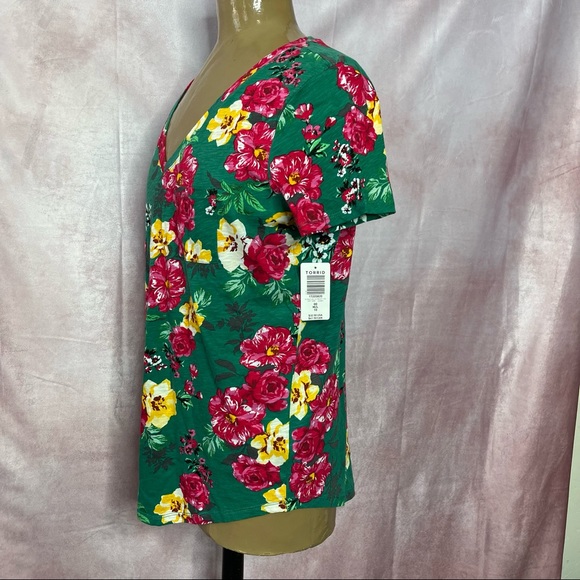 Torrid Pocket Tee Heritage Slub Green Floral NWT Size 00 - Picture 7 of 16